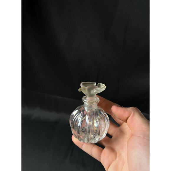 Marked 24% lead crystal Clear perfume bottle with Bird topper EUC vintage - Picture 3 of 11